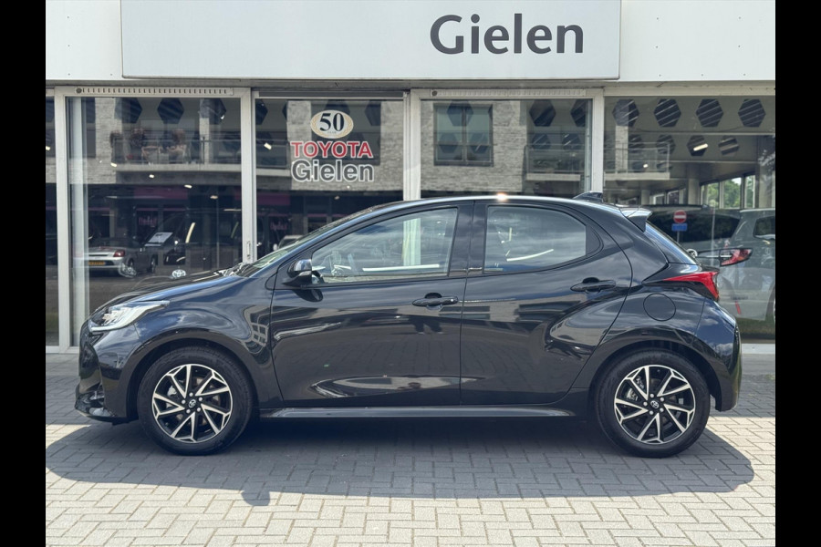 Toyota Yaris 1.5 Hybrid Dynamic Plus | Stoelverwarming, Keyless, LED, Lichtmetalen velgen, Parkeercamera, Adaptive cruise control