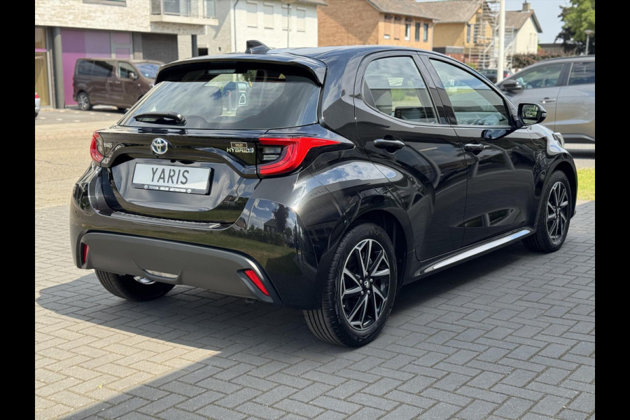 Toyota Yaris 1.5 Hybrid Dynamic Plus | Stoelverwarming, Keyless, LED, Lichtmetalen velgen, Parkeercamera, Adaptive cruise control