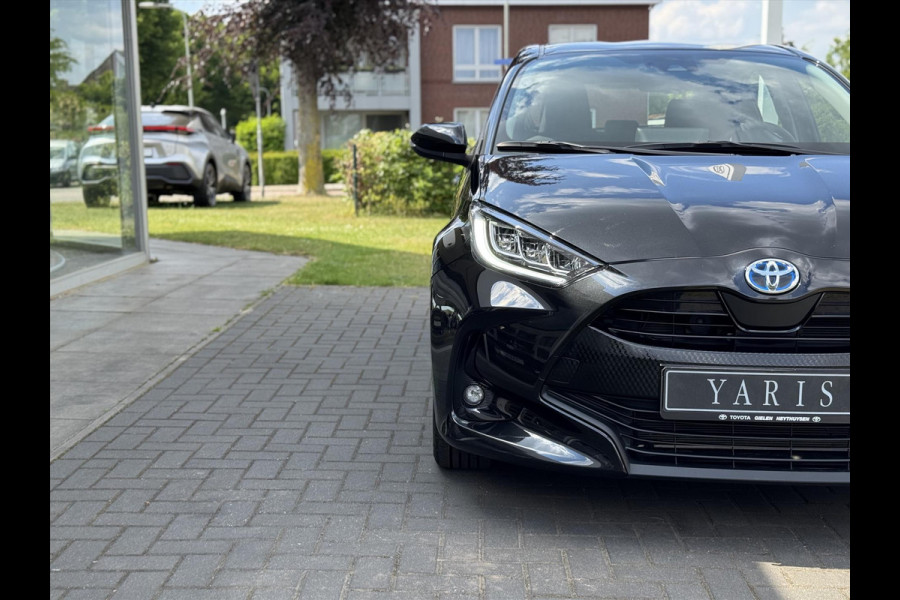 Toyota Yaris 1.5 Hybrid Dynamic Plus | Stoelverwarming, Keyless, LED, Lichtmetalen velgen, Parkeercamera, Adaptive cruise control