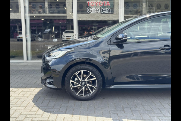 Toyota Yaris 1.5 Hybrid Dynamic Plus | Stoelverwarming, Keyless, LED, Lichtmetalen velgen, Parkeercamera, Adaptive cruise control