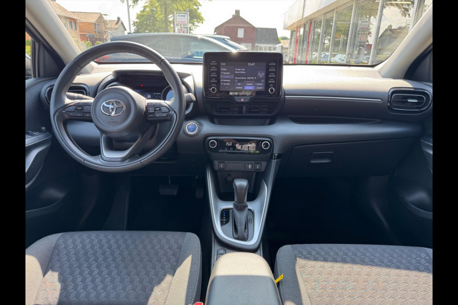 Toyota Yaris 1.5 Hybrid Dynamic Plus | Stoelverwarming, Keyless, LED, Lichtmetalen velgen, Parkeercamera, Adaptive cruise control