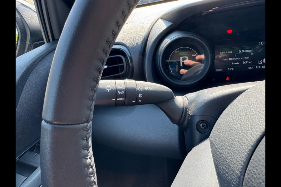 Toyota Yaris 1.5 Hybrid Dynamic Plus | Stoelverwarming, Keyless, LED, Lichtmetalen velgen, Parkeercamera, Adaptive cruise control