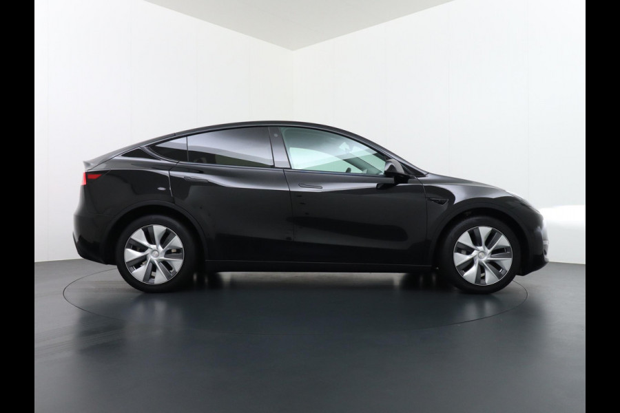 Tesla Model Y Long Range AWD 75 kWh AUTOPILOT | TREKHAAK AFNEEMBAAR | TESLA GARANTIE T/M 4-2027