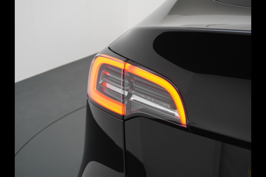 Tesla Model Y Long Range AWD 75 kWh AUTOPILOT | TREKHAAK AFNEEMBAAR | TESLA GARANTIE T/M 4-2027