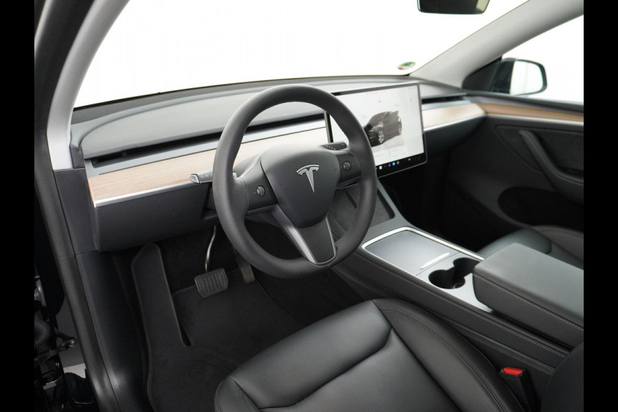Tesla Model Y Long Range AWD 75 kWh AUTOPILOT | TREKHAAK AFNEEMBAAR | TESLA GARANTIE T/M 4-2027
