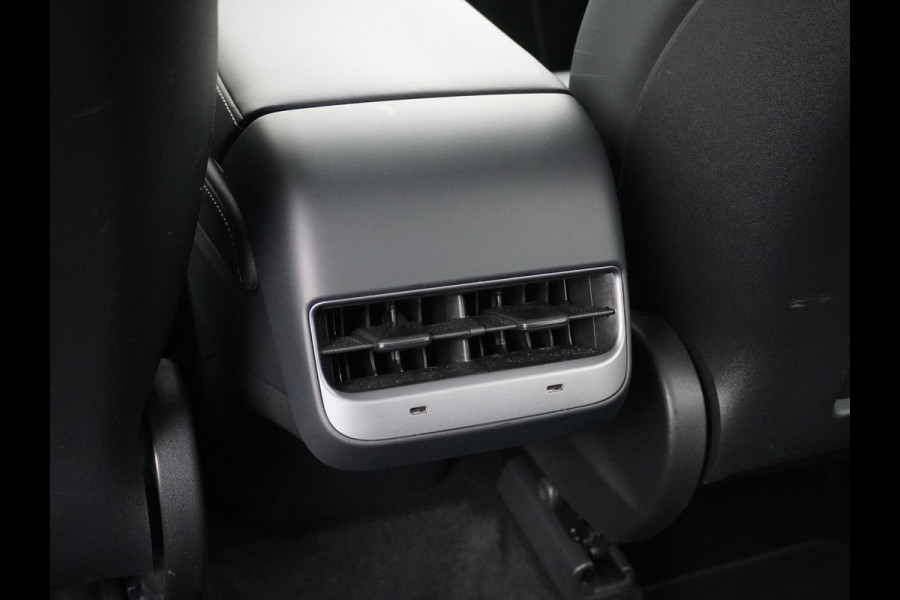 Tesla Model Y Long Range AWD 75 kWh AUTOPILOT | TREKHAAK AFNEEMBAAR | TESLA GARANTIE T/M 4-2027