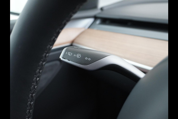 Tesla Model Y Long Range AWD 75 kWh AUTOPILOT | TREKHAAK AFNEEMBAAR | TESLA GARANTIE T/M 4-2027