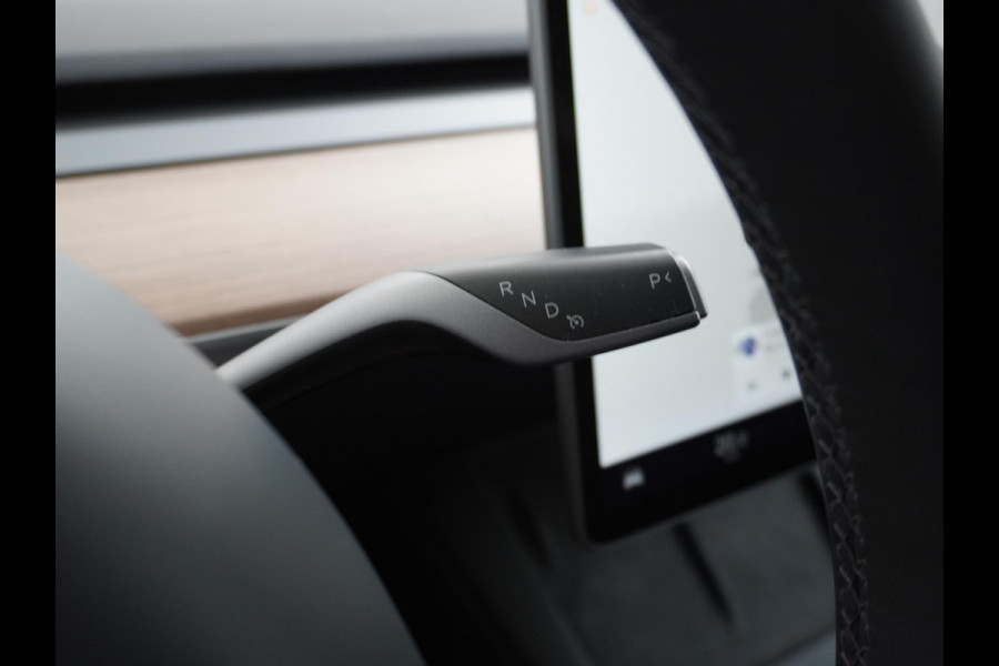 Tesla Model Y Long Range AWD 75 kWh AUTOPILOT | TREKHAAK AFNEEMBAAR | TESLA GARANTIE T/M 4-2027