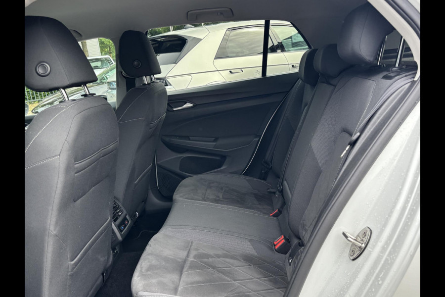 Volkswagen Golf 1.4 eHybrid Style MEMORY SEAT | ALCANTARA | RIJKLAAR INCL. 12 MND. BOVAGGARANTIE