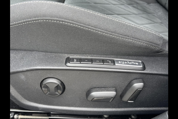Volkswagen Golf 1.4 eHybrid Style MEMORY SEAT | ALCANTARA | RIJKLAAR INCL. 12 MND. BOVAGGARANTIE