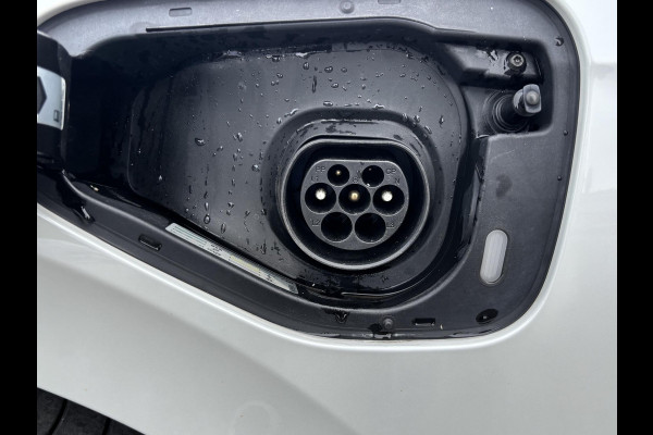 Volkswagen Golf 1.4 eHybrid Style MEMORY SEAT | ALCANTARA | RIJKLAAR INCL. 12 MND. BOVAGGARANTIE