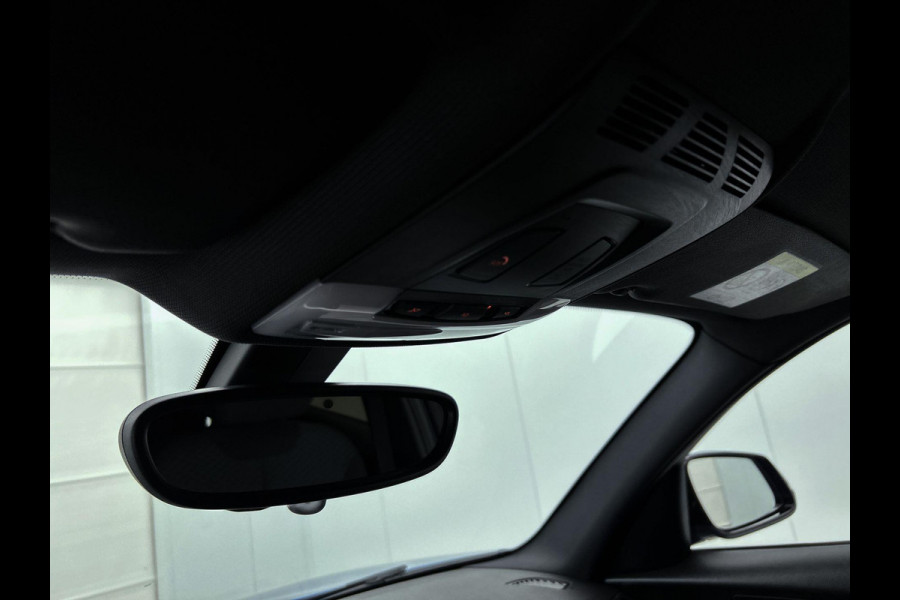 BMW 1-serie 118i Edition Sport Line Shadow High Executive(NL-auto, Perfect Onderhouden, Navi, StoelV, Climate Con, Etc)