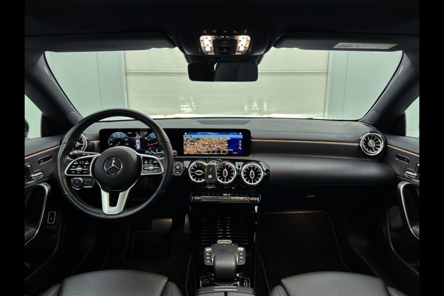 Mercedes-Benz CLA-Klasse Shooting Brake 180 Business Luxury(1e Eig, Dealer OndH, NL-auto, Panorama, Sfeer-V, Navi, Camera, Etc)
