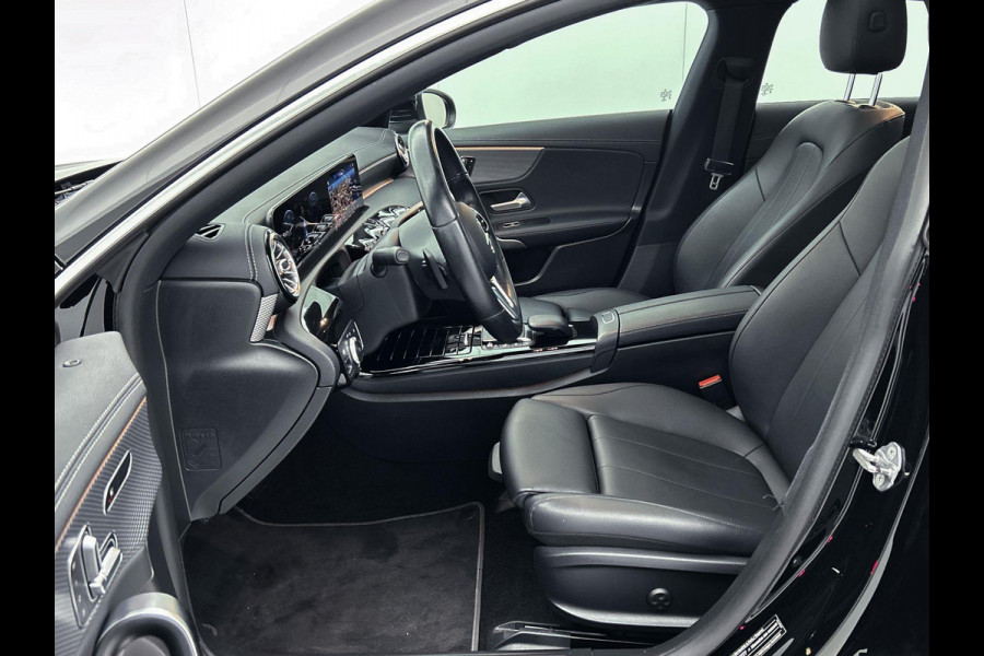 Mercedes-Benz CLA-Klasse Shooting Brake 180 Business Luxury(1e Eig, Dealer OndH, NL-auto, Panorama, Sfeer-V, Navi, Camera, Etc)