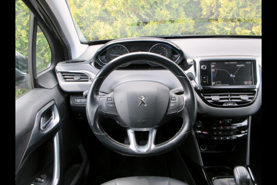 Peugeot 2008 1.2 PureTech Allure*Navi*Cruise*Camera*