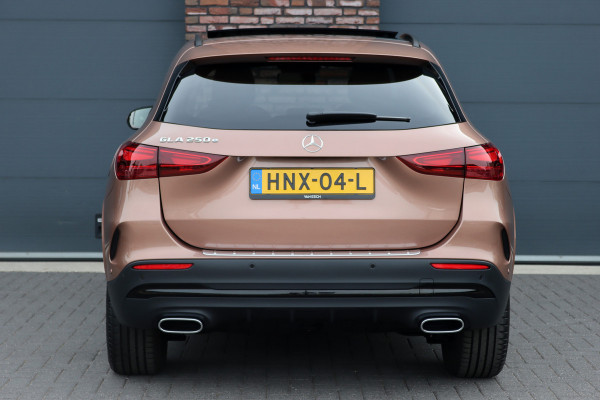 Mercedes-Benz GLA 250 e AMG Line Aut8 | Facelift | Distronic | Panoramadak | Memory | Verwarmd Stuurwiel | HUD | Multibeam LED | Keyless Go | Zitcomfortpakket |