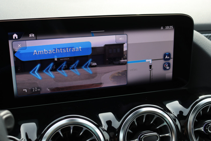 Mercedes-Benz GLA 250 e AMG Line Aut8 | Facelift | Distronic | Panoramadak | Memory | Verwarmd Stuurwiel | HUD | Multibeam LED | Keyless Go | Zitcomfortpakket |