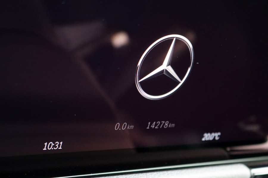 Mercedes-Benz GLA 250 e AMG Line Aut8 | Facelift | Distronic | Panoramadak | Memory | Verwarmd Stuurwiel | HUD | Multibeam LED | Keyless Go | Zitcomfortpakket |