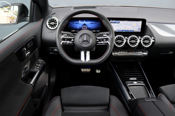 Mercedes-Benz GLA 250 e AMG Line Aut8 | Facelift | Distronic | Panoramadak | Memory | Verwarmd Stuurwiel | HUD | Multibeam LED | Keyless Go | Zitcomfortpakket |