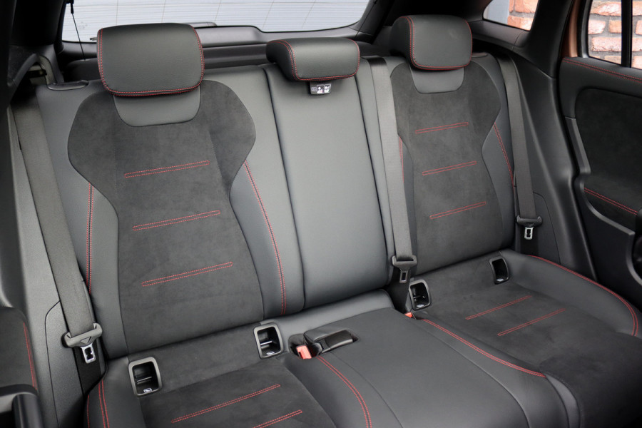 Mercedes-Benz GLA 250 e AMG Line Aut8 | Facelift | Distronic | Panoramadak | Memory | Verwarmd Stuurwiel | HUD | Multibeam LED | Keyless Go | Zitcomfortpakket |
