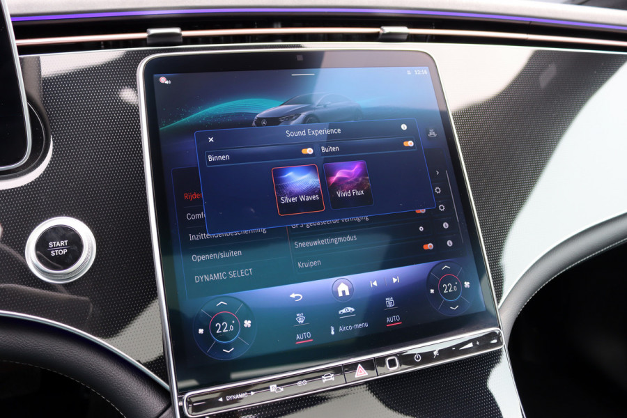Mercedes-Benz EQE 300 Business Line 89 kWh | Luchtvering | Achterasbesturing | Burmester | Panoramadak | Distronic+ | Leder | Memory | Stuurwiel Verwarmd | Digital Light | Keyless Go |