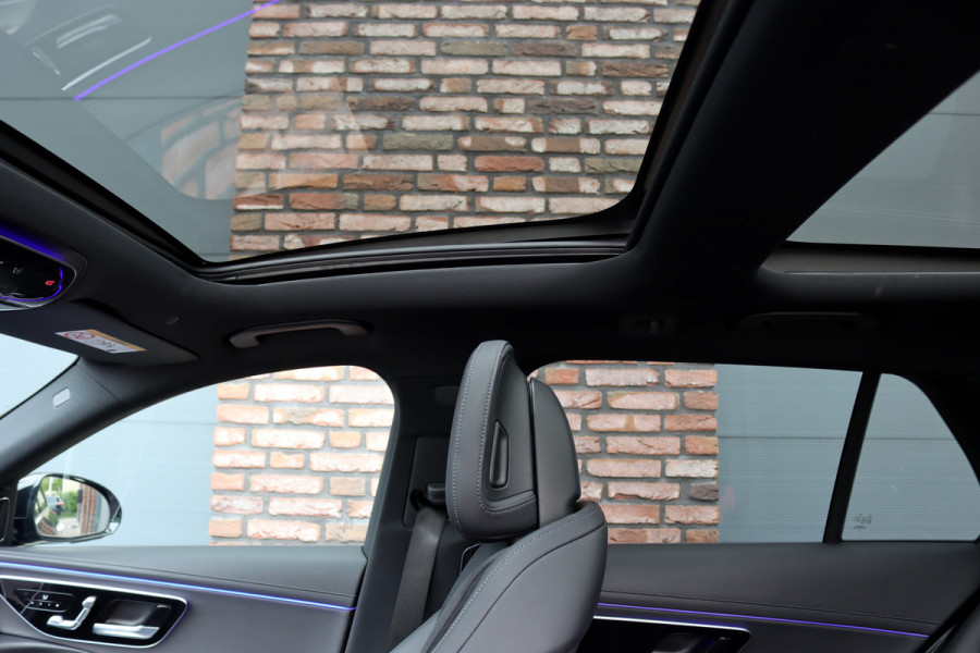 Mercedes-Benz E-Klasse 300 e AMG Line Aut9 | MBUX Hyperscreen | Distronic+ | Burmester | Panoramadak | Memory | 3D-Display | Trekhaak | Digital Light | HUD | Surround Camera |