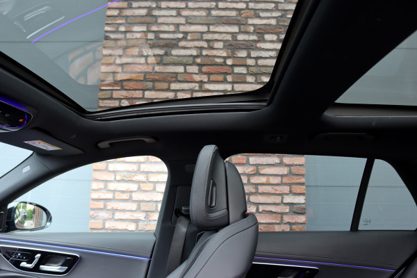 Mercedes-Benz E-Klasse 300 e AMG Line Aut9 | MBUX Hyperscreen | Distronic+ | Burmester | Panoramadak | Memory | 3D-Display | Trekhaak | Digital Light | HUD | Surround Camera |