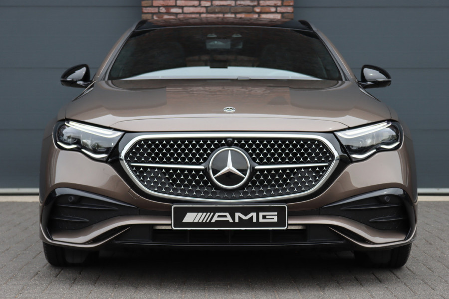 Mercedes-Benz E-Klasse 300 e AMG Line Aut9 | MBUX Hyperscreen | Distronic+ | Burmester | Panoramadak | Memory | 3D-Display | Trekhaak | Digital Light | HUD | Surround Camera |
