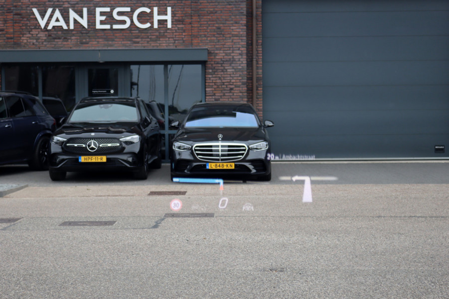 Mercedes-Benz E-Klasse 300 e AMG Line Aut9 | MBUX Hyperscreen | Distronic+ | Burmester | Panoramadak | Memory | 3D-Display | Trekhaak | Digital Light | HUD | Surround Camera |