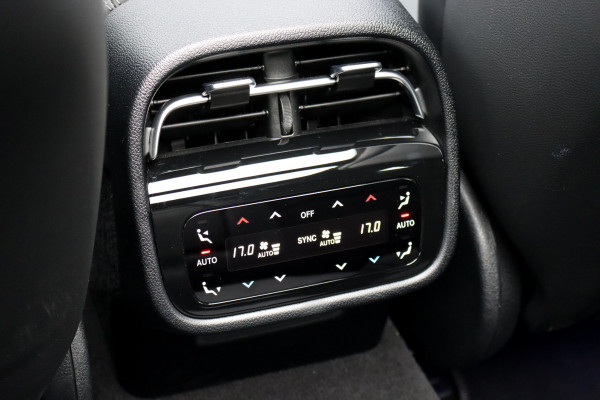 Mercedes-Benz E-Klasse 300 e AMG Line Aut9 | MBUX Hyperscreen | Distronic+ | Burmester | Panoramadak | Memory | 3D-Display | Trekhaak | Digital Light | HUD | Surround Camera |