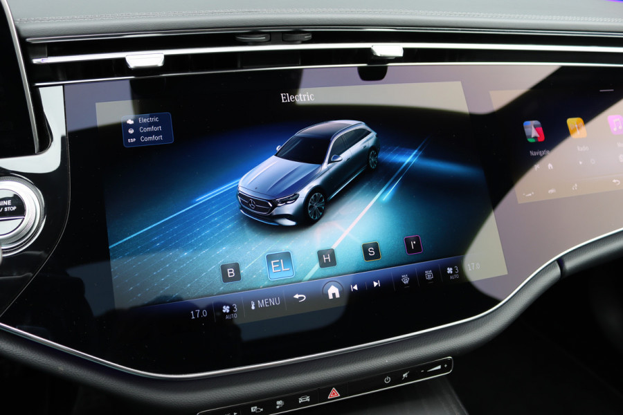 Mercedes-Benz E-Klasse 300 e AMG Line Aut9 | MBUX Hyperscreen | Distronic+ | Burmester | Panoramadak | Memory | 3D-Display | Trekhaak | Digital Light | HUD | Surround Camera |
