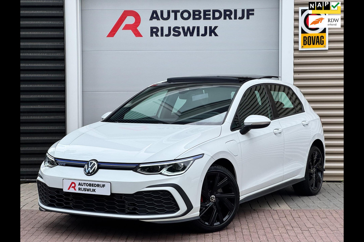 Volkswagen Golf 1.4 eHybrid GTE Pano/HuD/Matrix/Dodehoek Volkswagen Golf 1.4 eHybrid GTE Pano/HuD/Matrix/Dodehoek