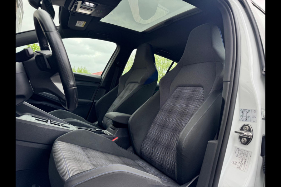 Volkswagen Golf 1.4 eHybrid GTE Pano/HuD/Matrix/Dodehoek