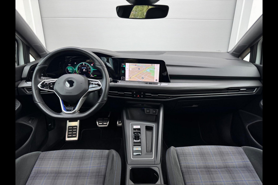 Volkswagen Golf 1.4 eHybrid GTE Pano/HuD/Matrix/Dodehoek