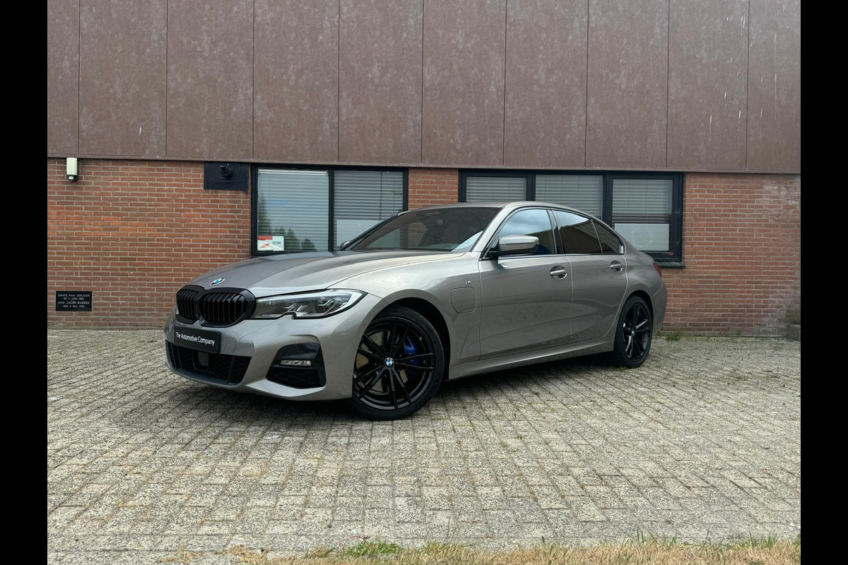 BMW 3-serie 330e M Sport Bomvol/Individueel/Laser/BTW BMW 3-serie 330e M Sport Bomvol/Individueel/Laser/BTW