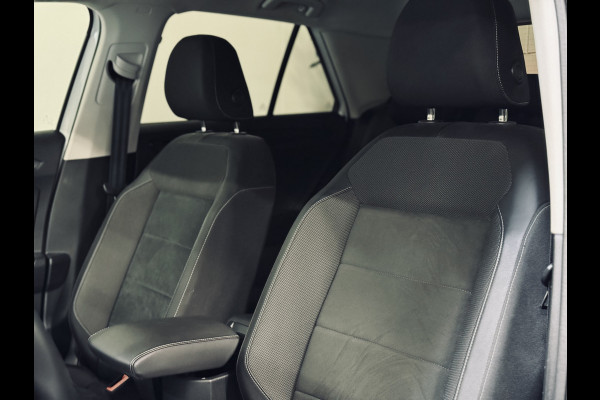 Volkswagen T-Roc 1.5 TSI DSG Style | Massage | IQ | Beats | Trekhaak