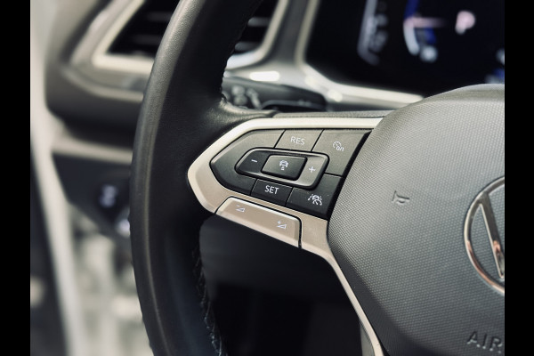 Volkswagen T-Roc 1.5 TSI DSG Style | Massage | IQ | Beats | Trekhaak