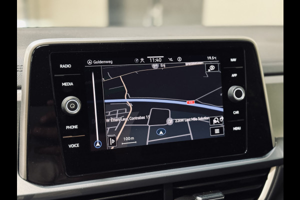 Volkswagen T-Roc 1.5 TSI DSG Style | Massage | IQ | Beats | Trekhaak