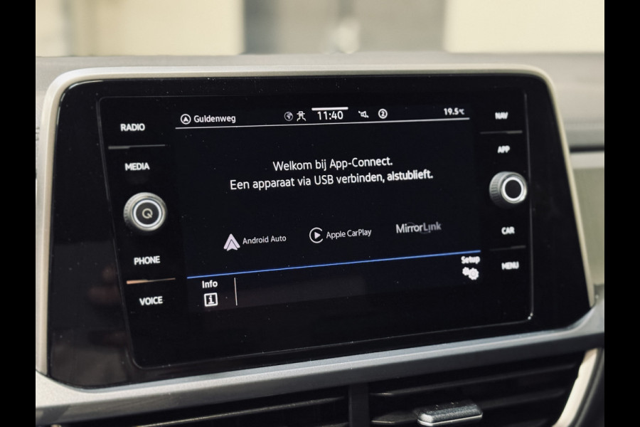 Volkswagen T-Roc 1.5 TSI DSG Style | Massage | IQ | Beats | Trekhaak