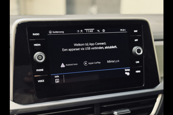 Volkswagen T-Roc 1.5 TSI DSG Style | Massage | IQ | Beats | Trekhaak