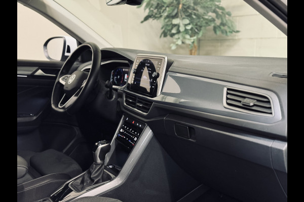Volkswagen T-Roc 1.5 TSI DSG Style | Massage | IQ | Beats | Trekhaak