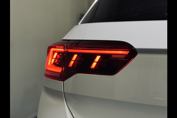 Volkswagen T-Roc 1.5 TSI DSG Style | Massage | IQ | Beats | Trekhaak