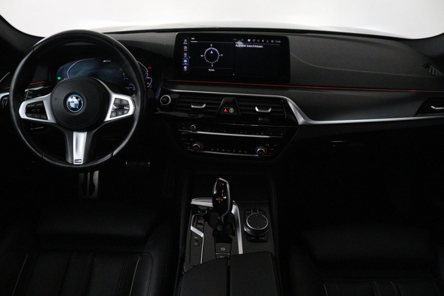 BMW 5 Serie 530e Business Edition Plus (PANO, CAMERA, COMFORTSTOELEN, STOELVERWARMING, SFEERVERLICHTING, DEALER ONDERHOUDEN)