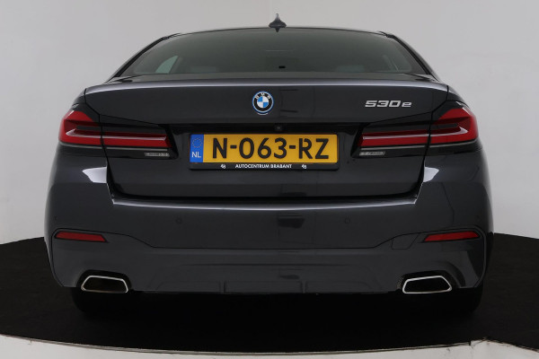 BMW 5 Serie 530e Business Edition Plus (PANO, CAMERA, COMFORTSTOELEN, STOELVERWARMING, SFEERVERLICHTING, DEALER ONDERHOUDEN)