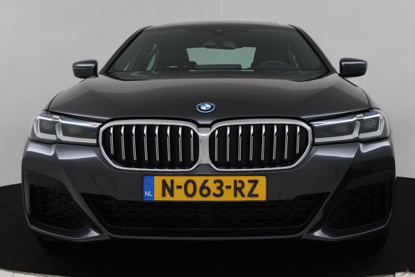 BMW 5 Serie 530e Business Edition Plus (PANO, CAMERA, COMFORTSTOELEN, STOELVERWARMING, SFEERVERLICHTING, DEALER ONDERHOUDEN)