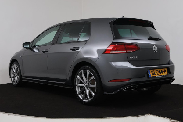 Volkswagen Golf 1.5 TSI Highline Business R (PARKEERSENSOREN, STOELVERWARMING, NAVIGATIE, AUTOMAAT, DIGITAAL DASHBOARD, CRUISE)