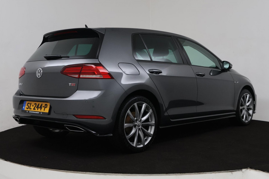 Volkswagen Golf 1.5 TSI Highline Business R (PARKEERSENSOREN, STOELVERWARMING, NAVIGATIE, AUTOMAAT, DIGITAAL DASHBOARD, CRUISE)