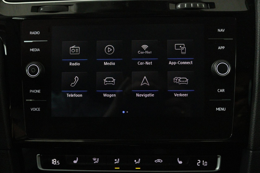 Volkswagen Golf 1.5 TSI Highline Business R (PARKEERSENSOREN, STOELVERWARMING, NAVIGATIE, AUTOMAAT, DIGITAAL DASHBOARD, CRUISE)