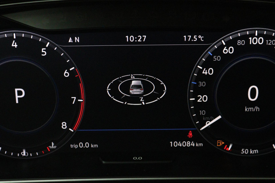 Volkswagen Golf 1.5 TSI Highline Business R (PARKEERSENSOREN, STOELVERWARMING, NAVIGATIE, AUTOMAAT, DIGITAAL DASHBOARD, CRUISE)