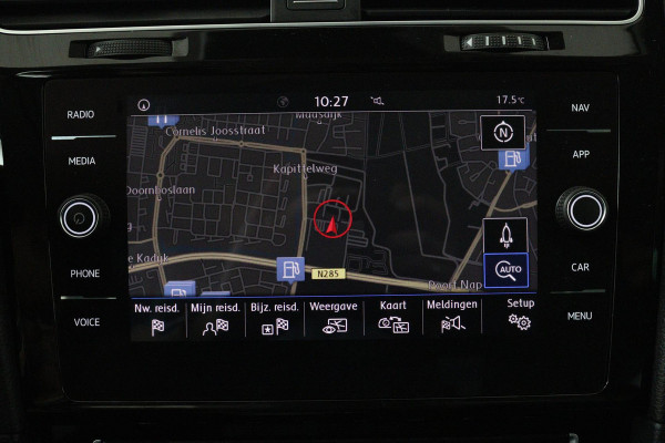 Volkswagen Golf 1.5 TSI Highline Business R (PARKEERSENSOREN, STOELVERWARMING, NAVIGATIE, AUTOMAAT, DIGITAAL DASHBOARD, CRUISE)